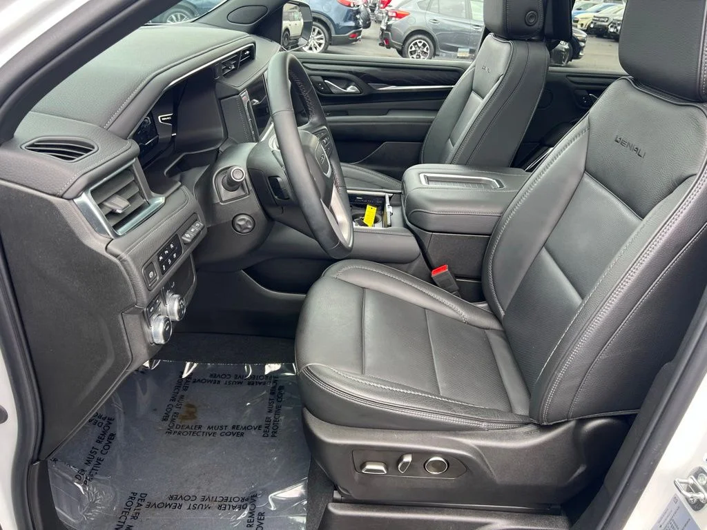 2024 GMC Yukon Denali - Photo 12