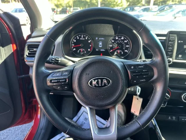 Used 2018 Red Kia EX image 13