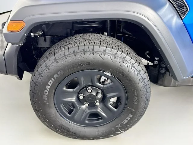 New 2026 Hydro Blue Pearl-Coat Exterior Paint Jeep Sport image 29