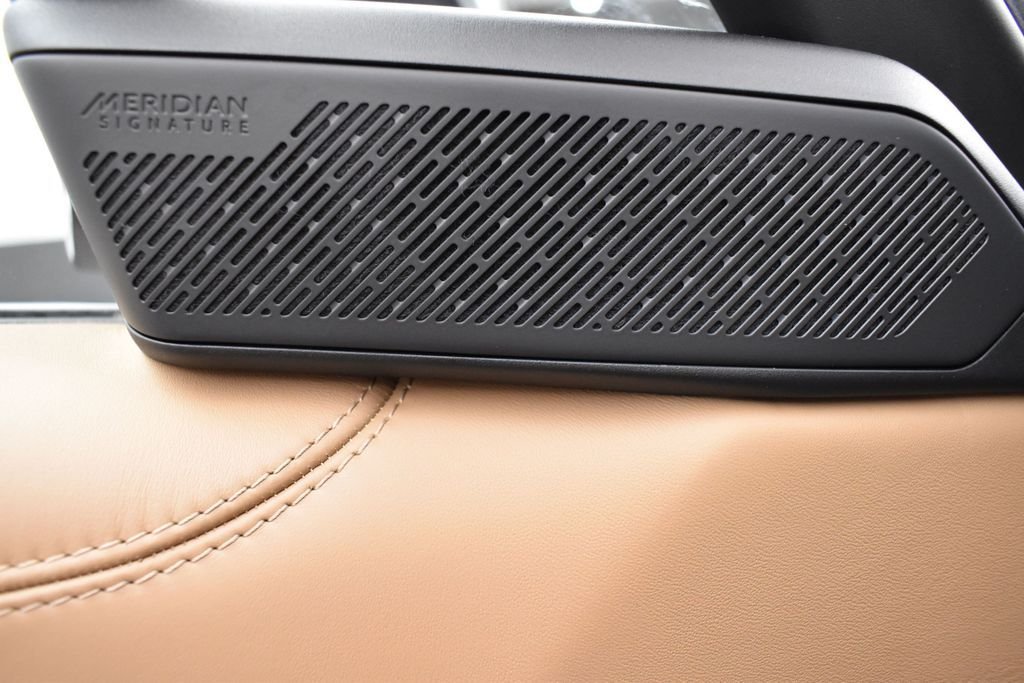 Used 2024 Black Land Rover Autobiography image 23