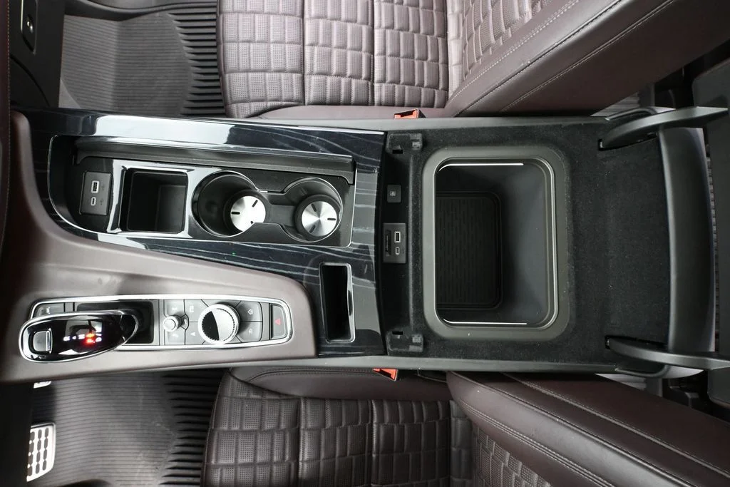 2024 Cadillac Escalade V-Series - Photo 31