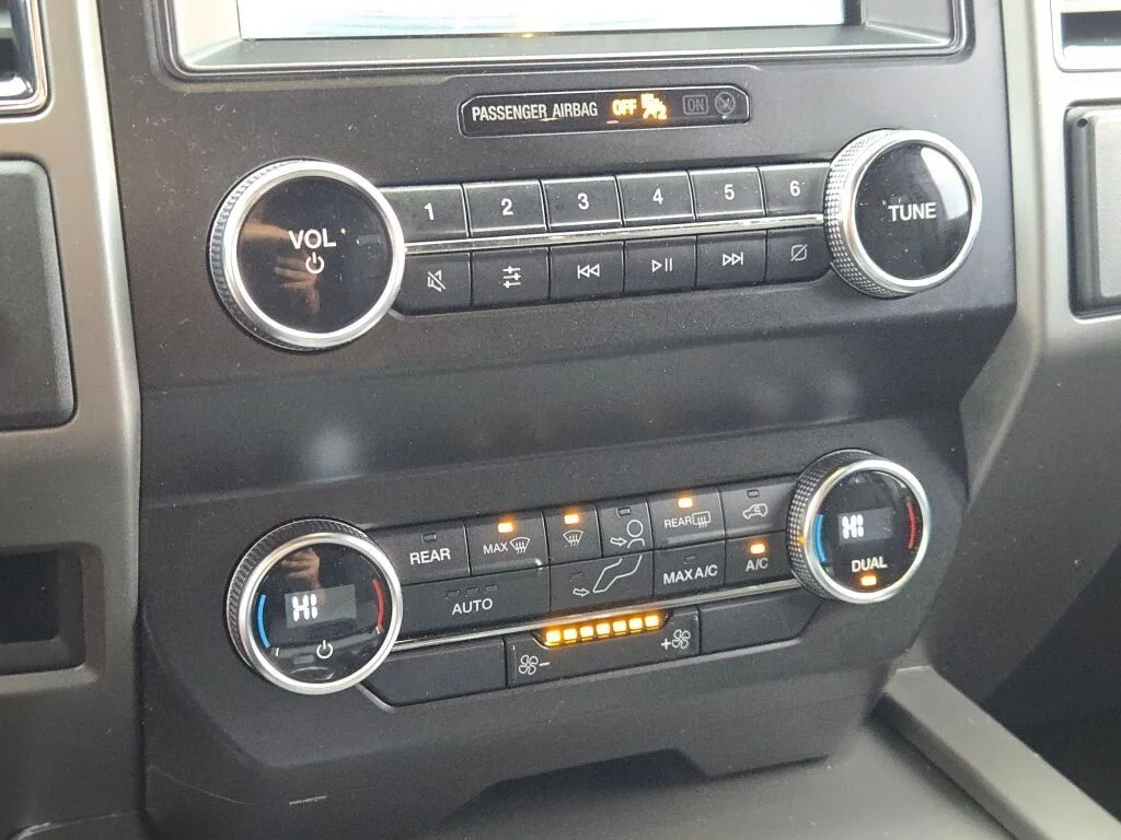 Used 2021 Black Ford XLT image 27