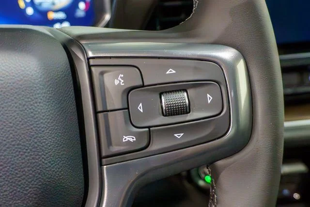 New 2026 Sterling Gray Metallic Chevrolet LT (2FL) image 18
