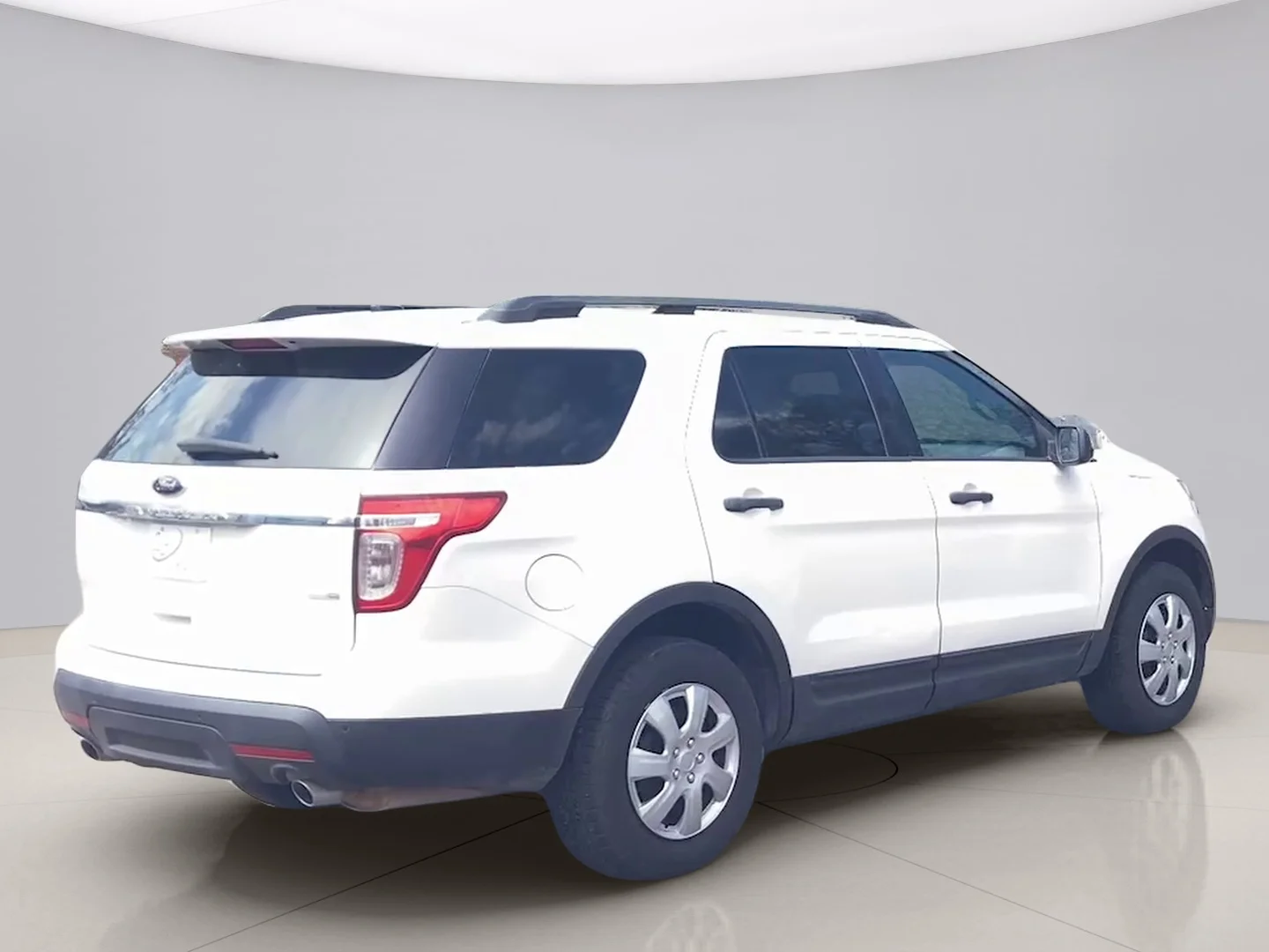 Used 2014 White Ford BASE 4WD image 5