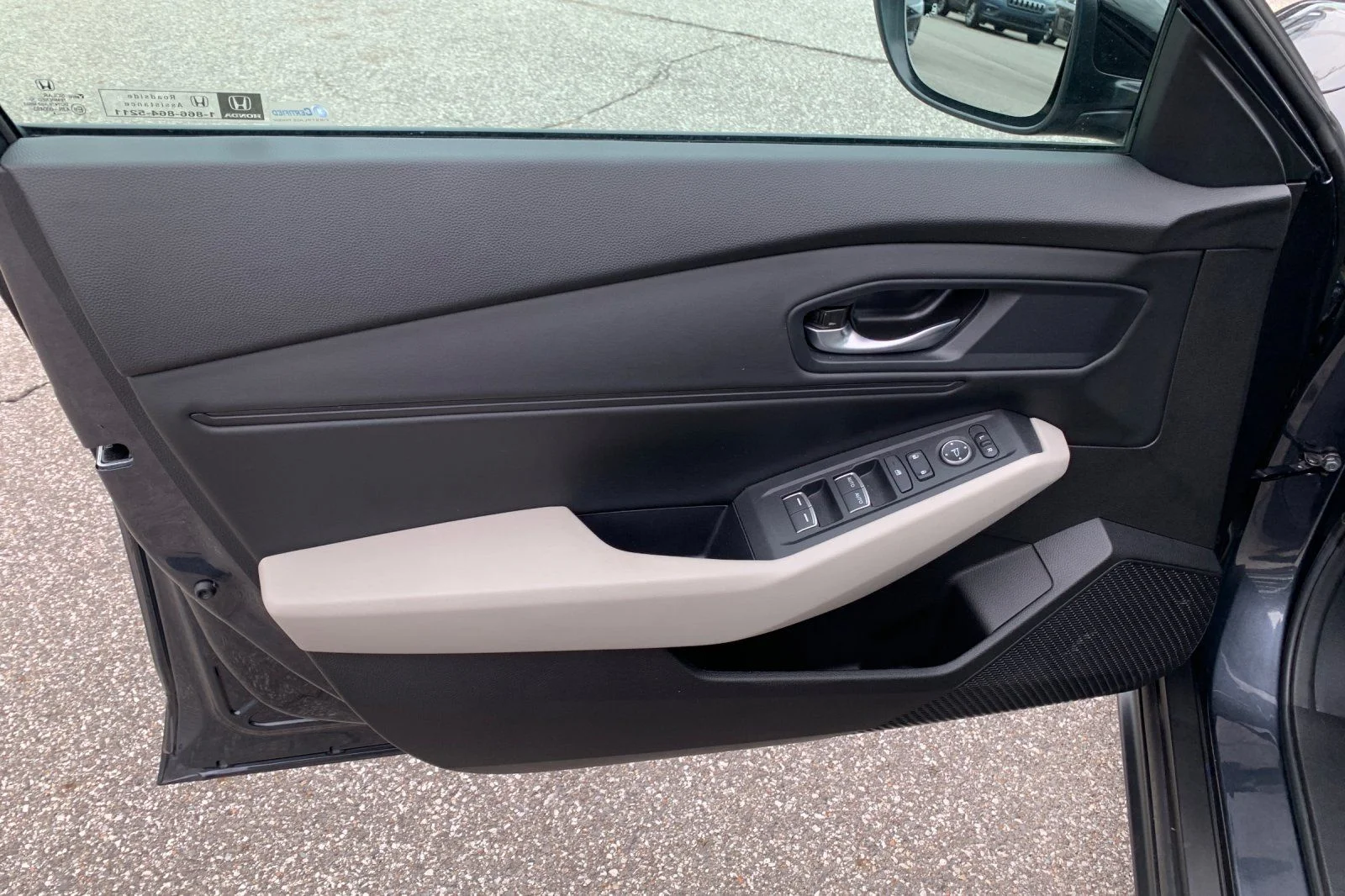 Used 2025 Gray Honda SE image 12