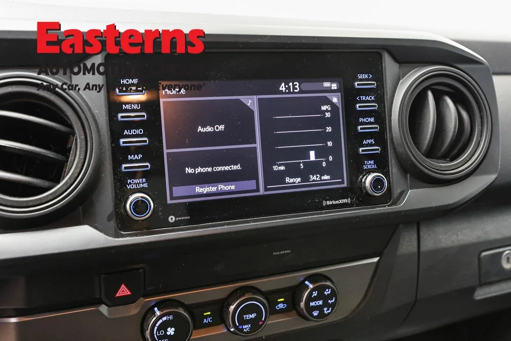 Used 2020 White Toyota SR image 18