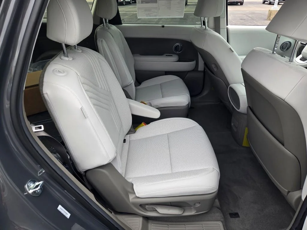 New 2026 Gray Pearl Hyundai SEL Premium image 11
