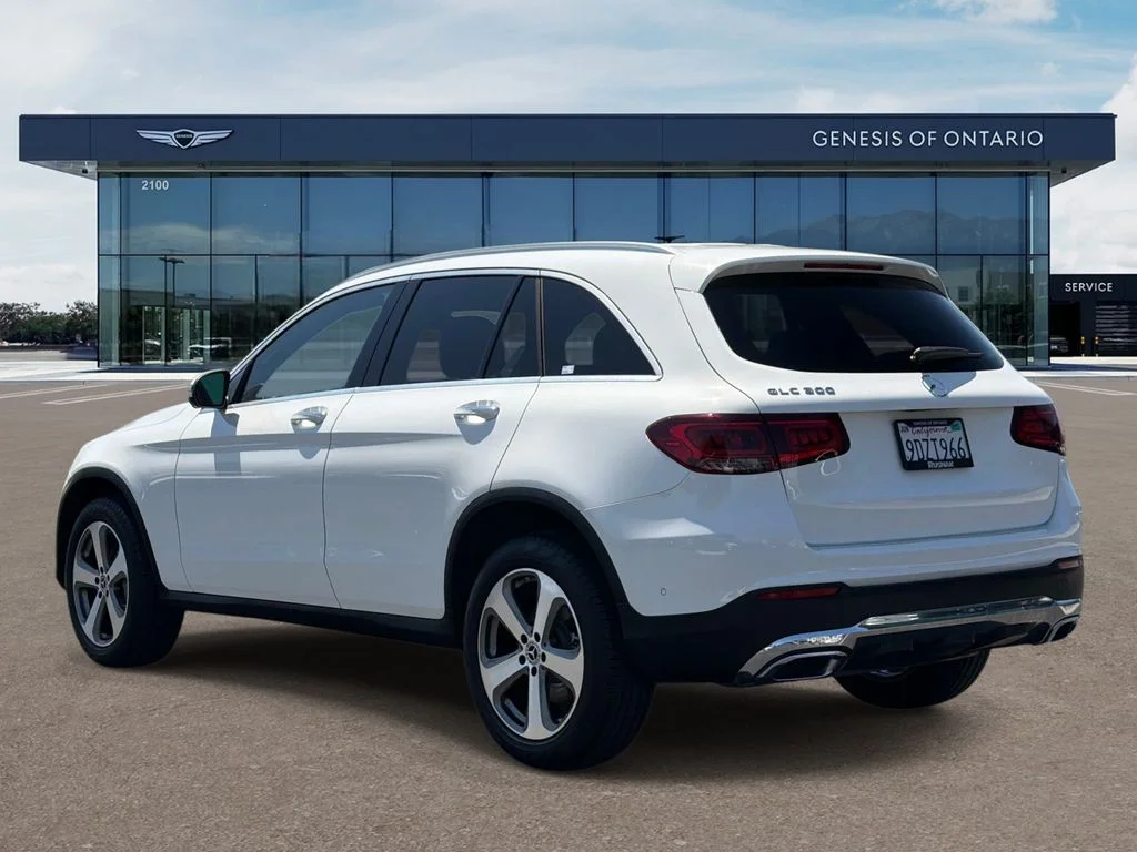 Used 2022 White Mercedes-Benz GLC 300 image 2