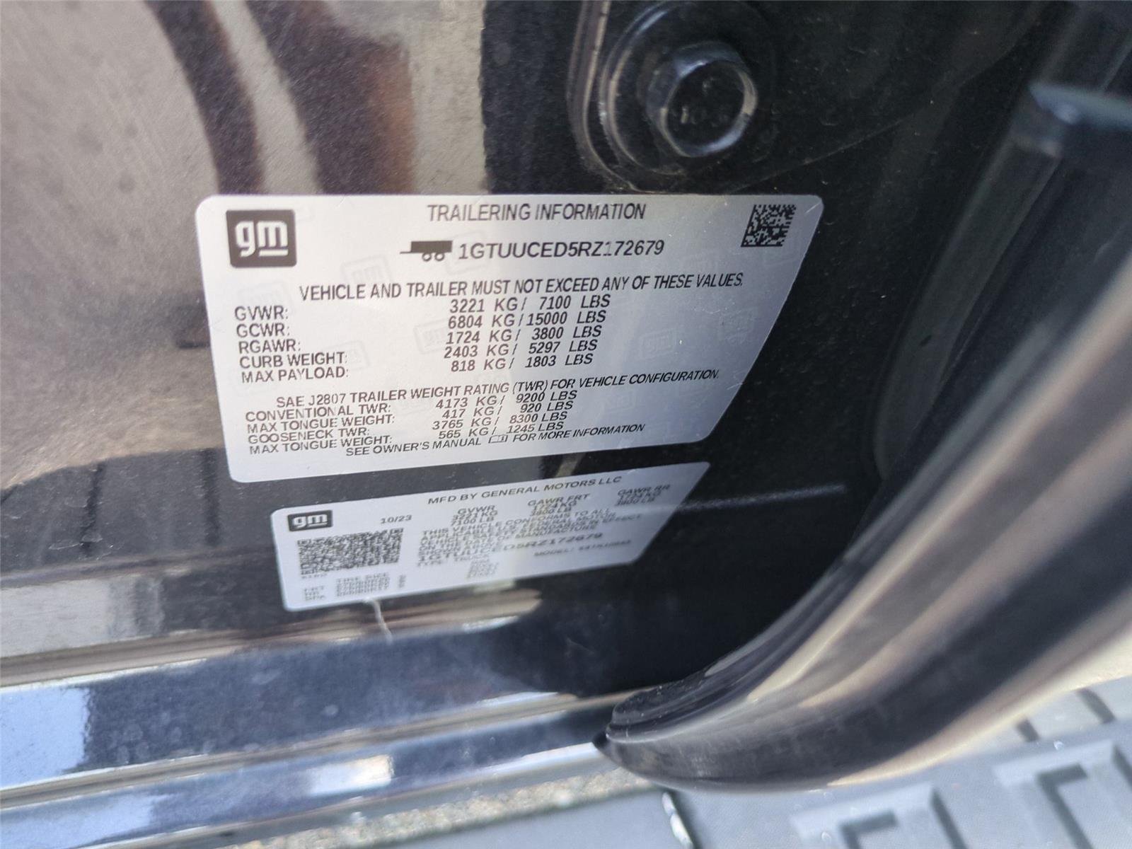 Used 2024 Onyx Black GMC Elevation image 41