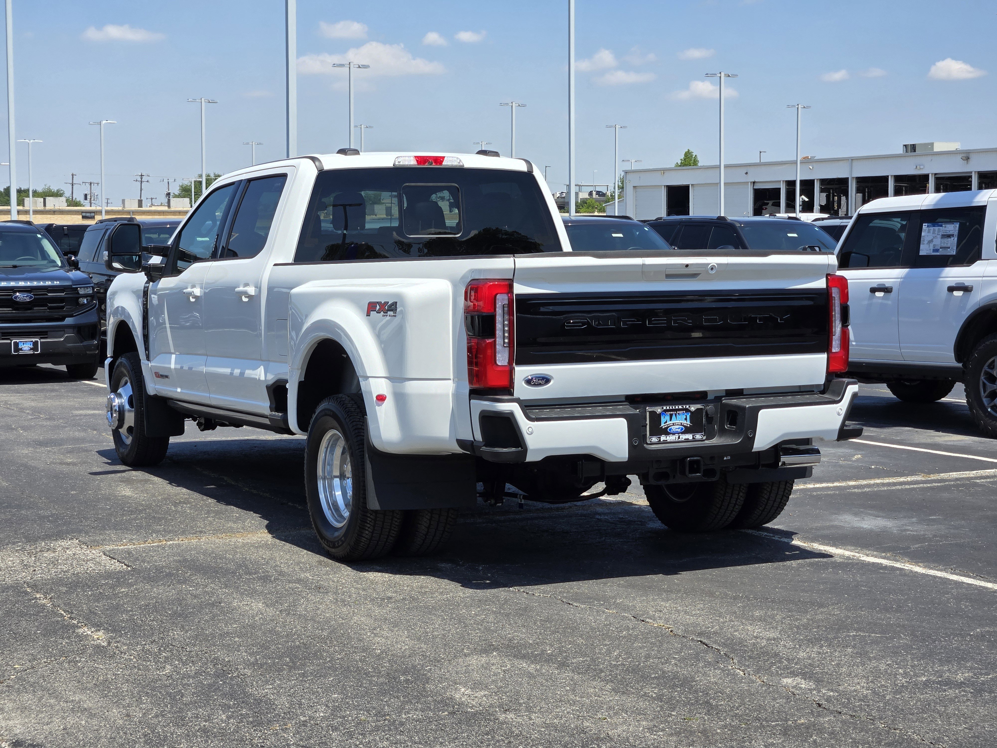 New 2026 Star White Ford F-350 Platinum image 3