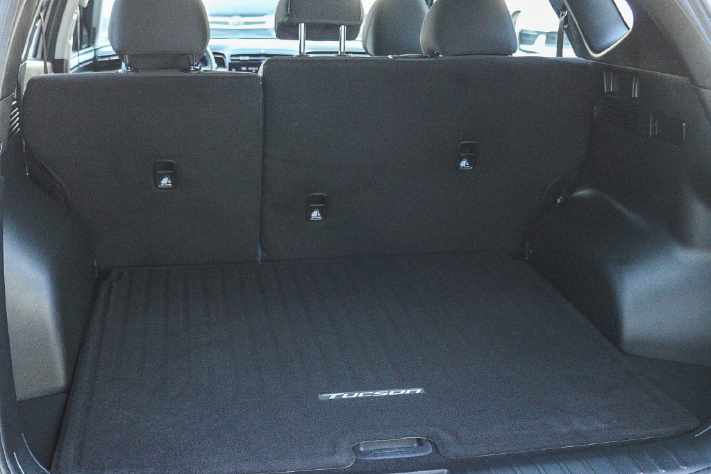 Certified Used 2024 Silver Hyundai SE image 26