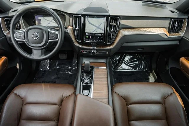 Used 2022 Denim Blue Volvo Momentum image 22