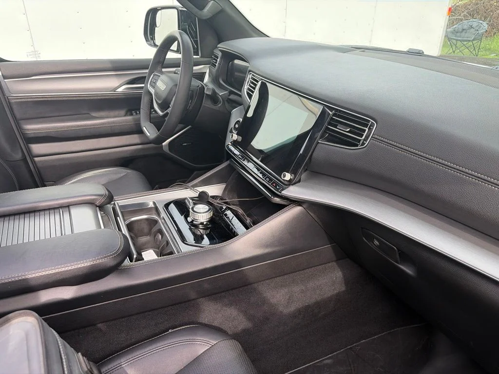 Certified Used 2024 Gray Wagoneer Series II image 6