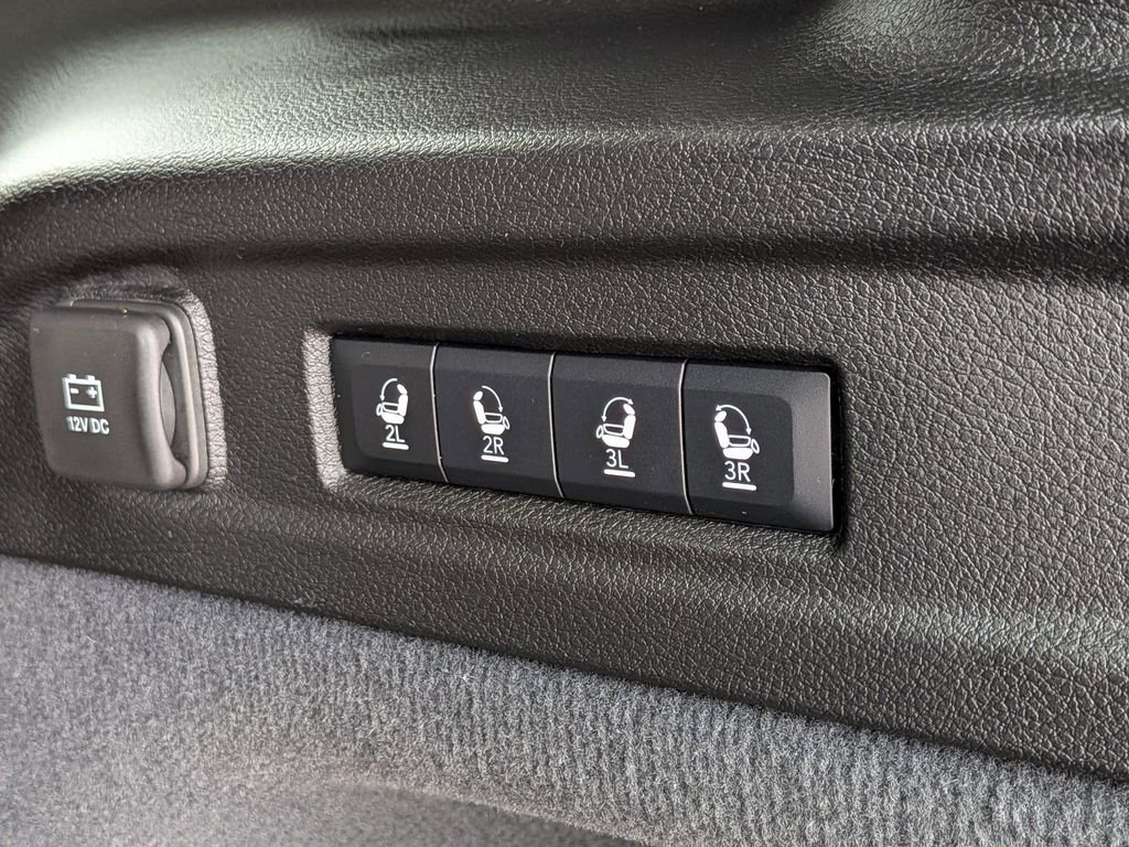 Used 2023 White Jeep Overland image 10