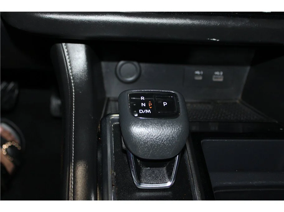 Used 2022 Super Black Nissan SL image 30