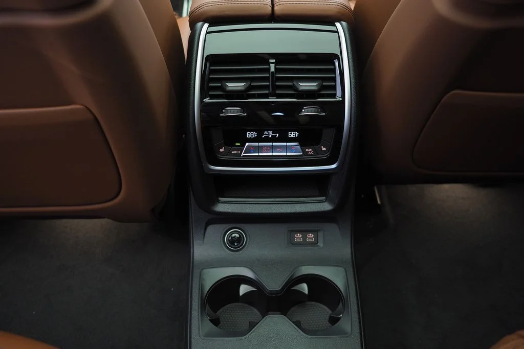 New 2027 Mineral White Metallic BMW xDrive40i image 21