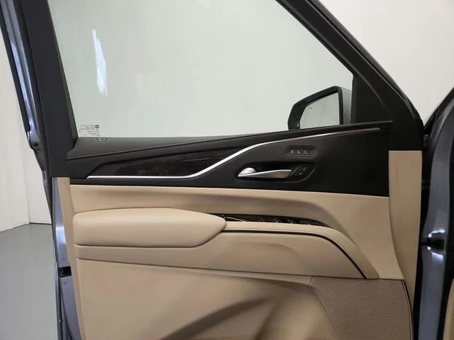 Used 2023 Silver Cadillac Premium image 36