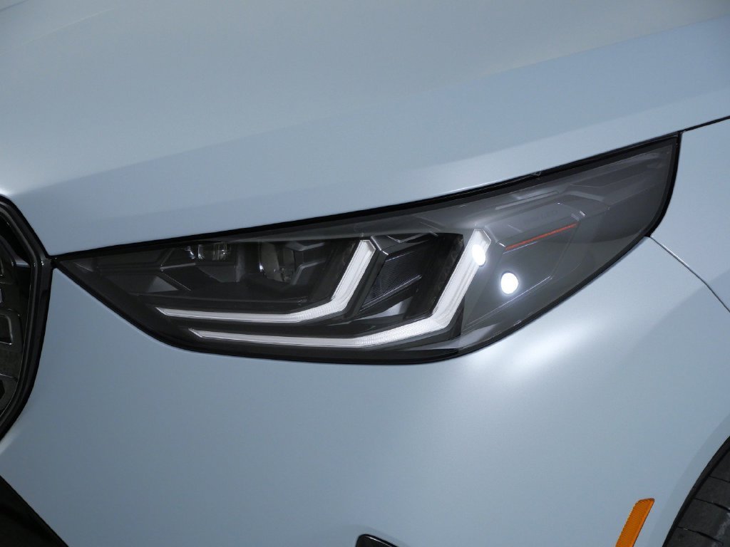 New 2026 Brooklyn Grey Metallic BMW M50 xDrive image 3