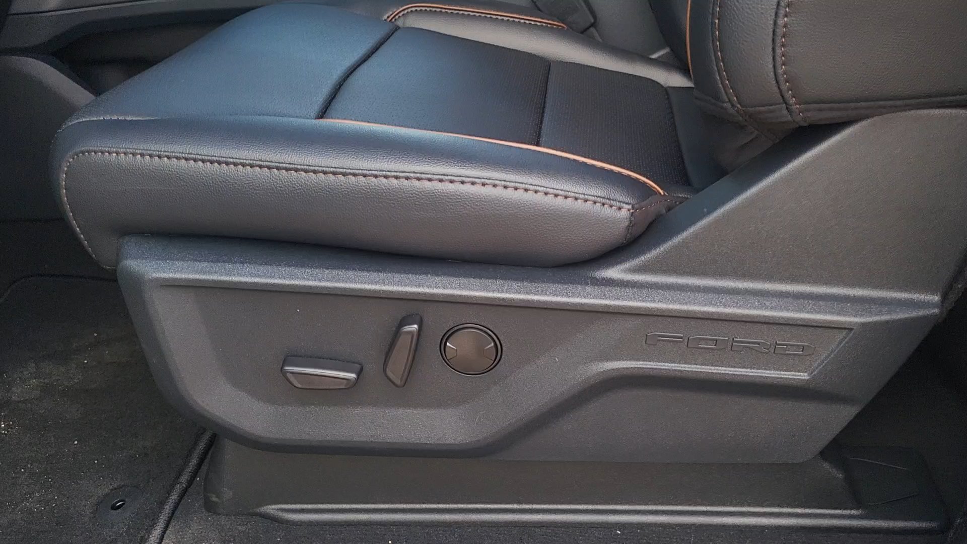 New 2026 Marsh Gray Ford LARIAT image 12
