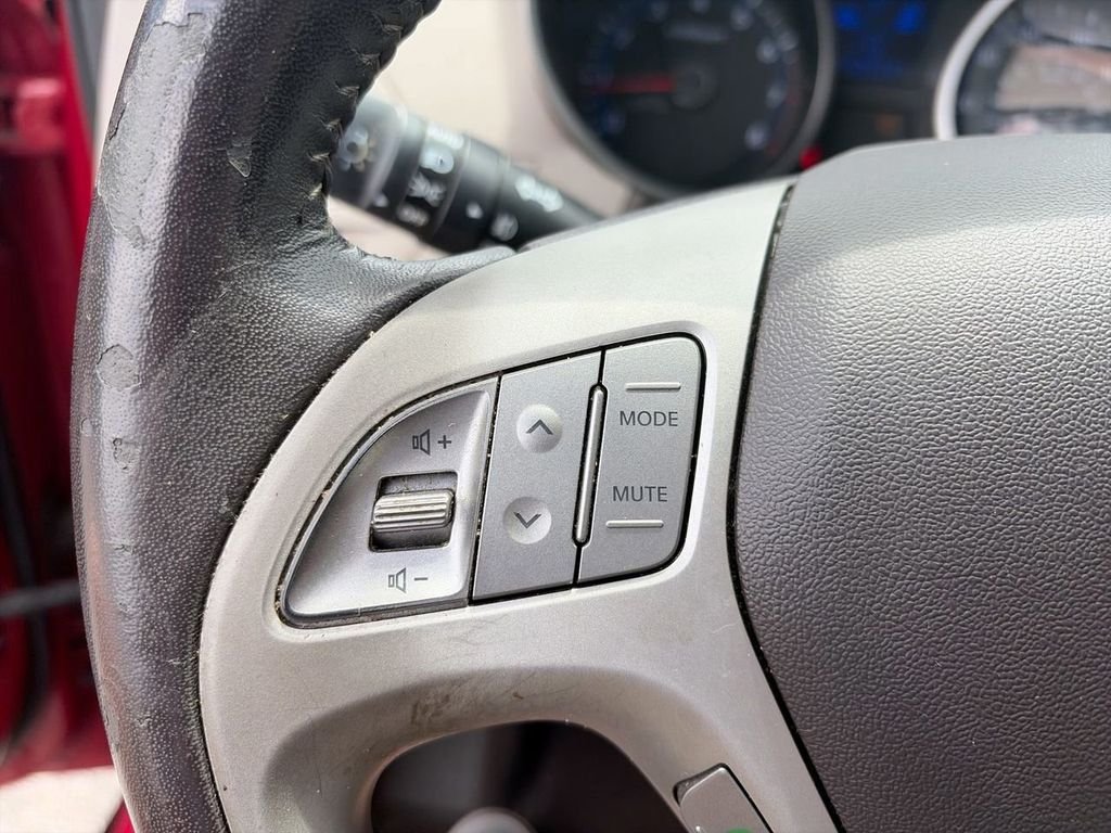 Used 2013 Red Hyundai GLS image 21
