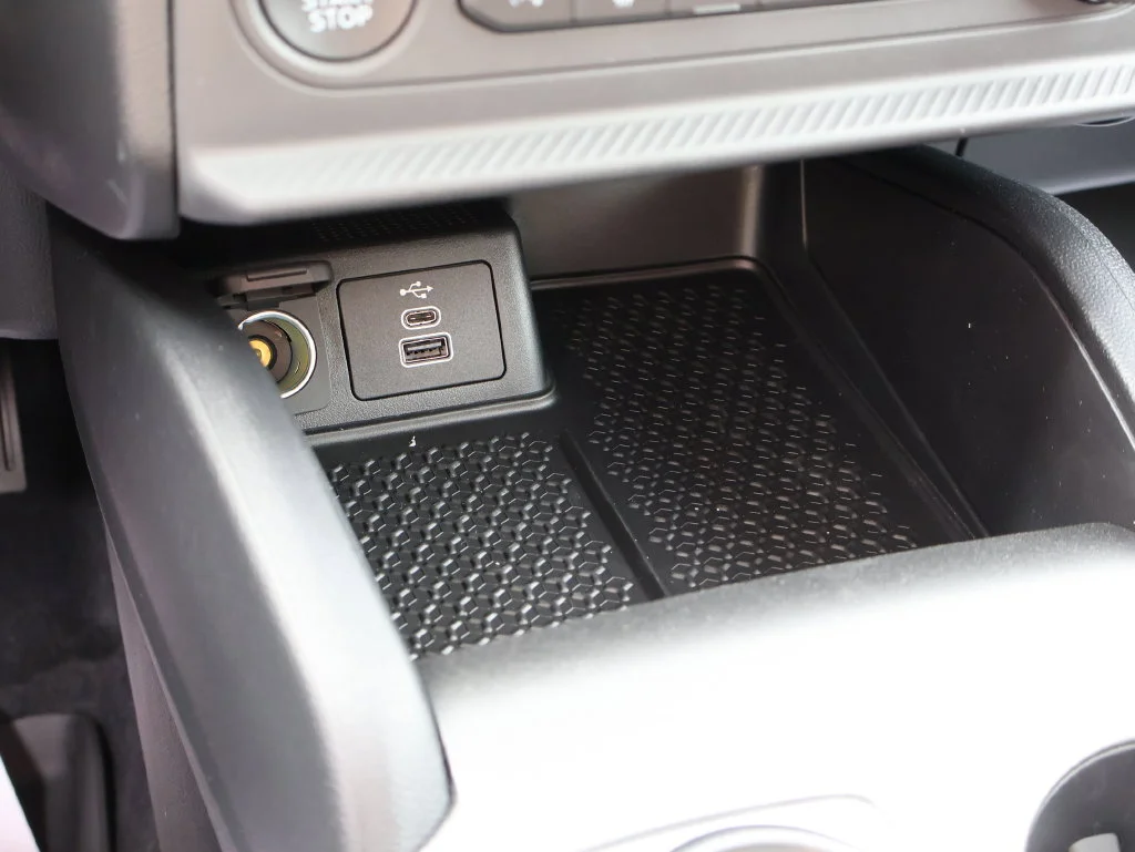 New 2026 Carbonized Gray Metallic Ford Outer Banks® image 38