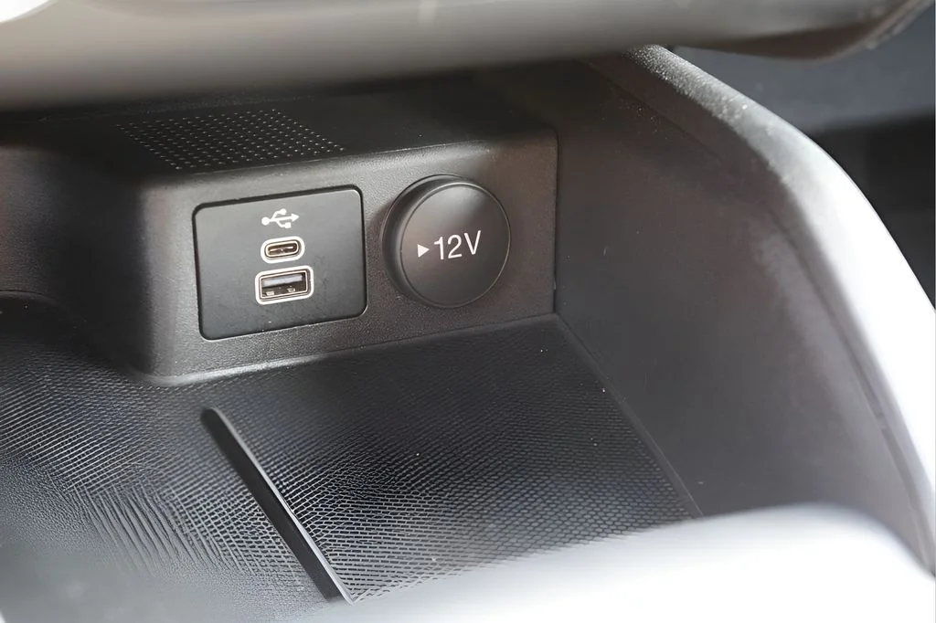 Used 2025 Black Metallic Ford ST-Line image 27
