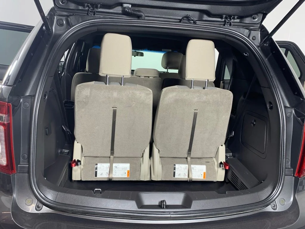 Used 2015 Gray Ford XLT image 25