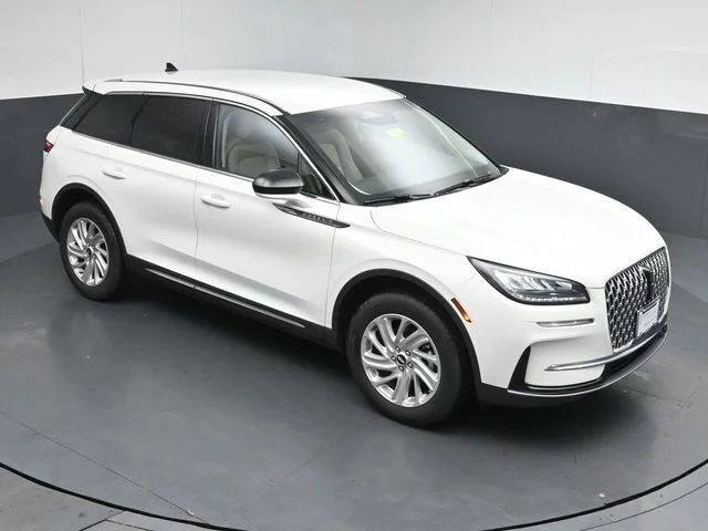 Used 2023 Pristine White Lincoln Standard image 40