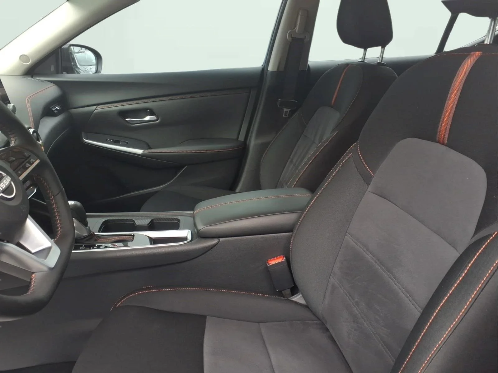 Used 2025 Gray Nissan SR image 8