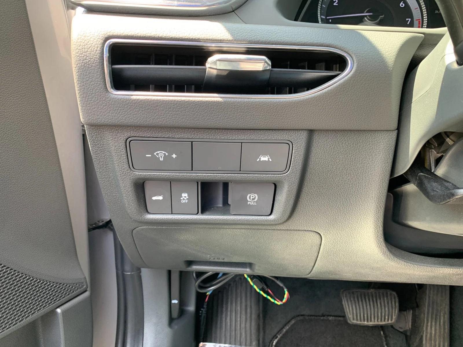 Used 2023 Silver Hyundai SEL image 30