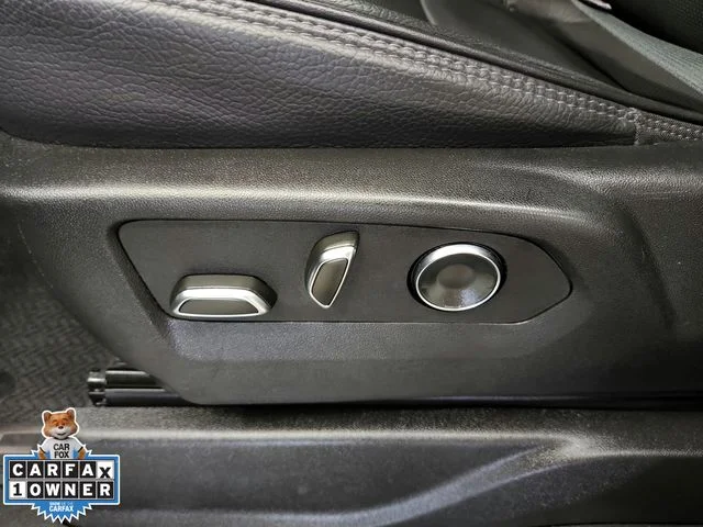 Used 2025 Silver GMC Denali image 33
