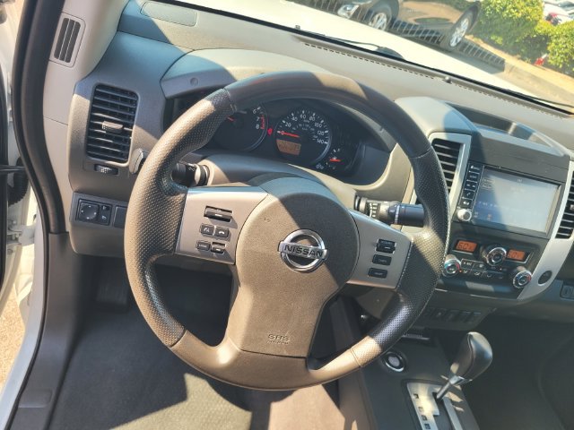 Used 2020 White Nissan SV image 30