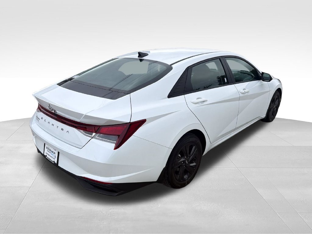 Used 2022 Gray Hyundai SEL image 5