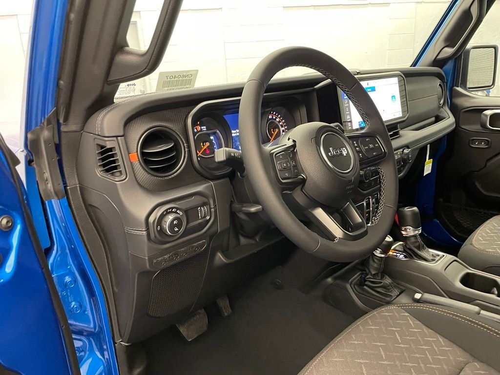 New 2026 Hydro Blue Pearl-Coat Exterior Paint Jeep Mojave image 14
