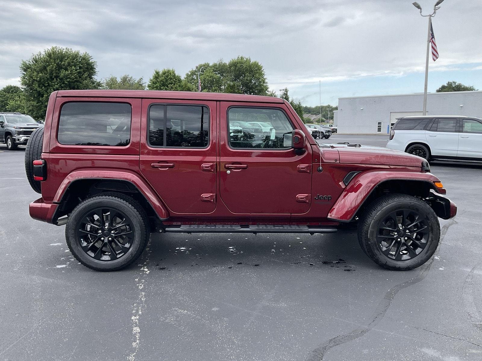 Used 2021 Snazzberry Pearlcoat Jeep Unlimited Sahara High Altitude image 5