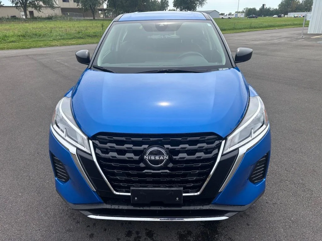 Used 2024 Electric Blue Metallic Nissan S image 3
