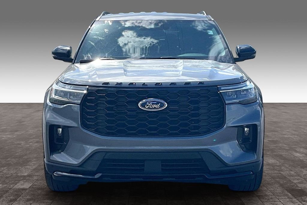 Used 2025 Gray Metallic Ford ST-Line image 27