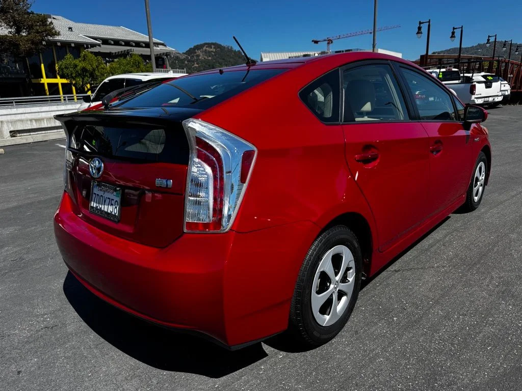 Used 2013 Red Toyota Two image 3
