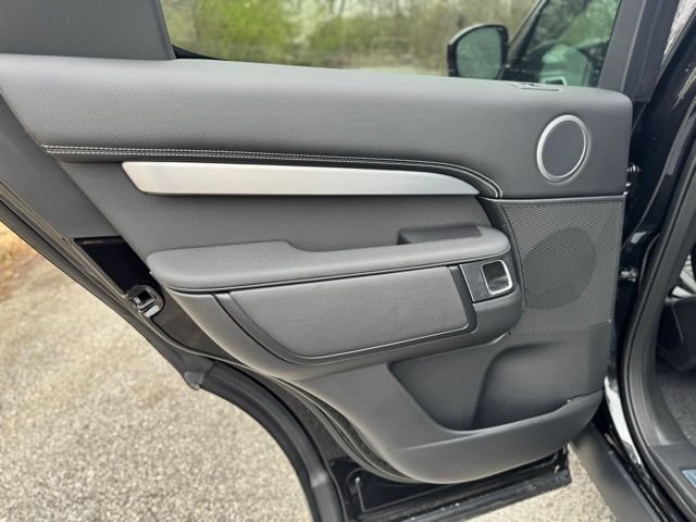 New 2026 Santorini Black Land Rover Dynamic SE image 12
