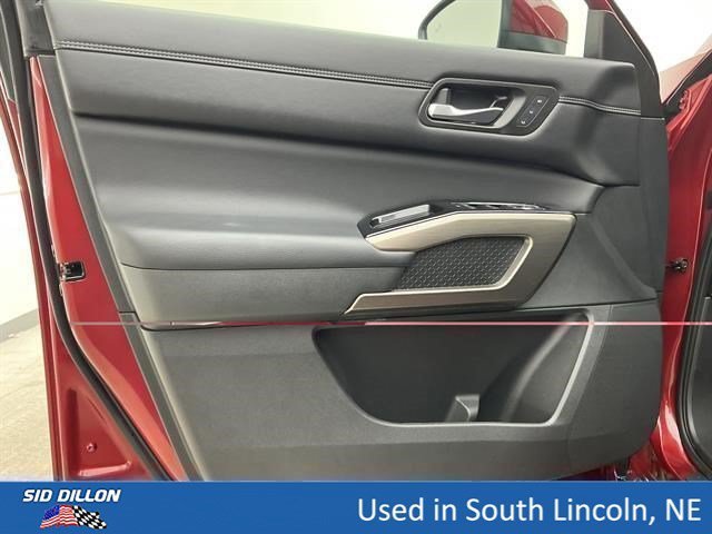 Used 2024 Scarlet Ember Nissan Platinum image 15