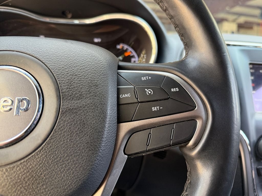 Used 2021 Black Jeep Laredo E image 25