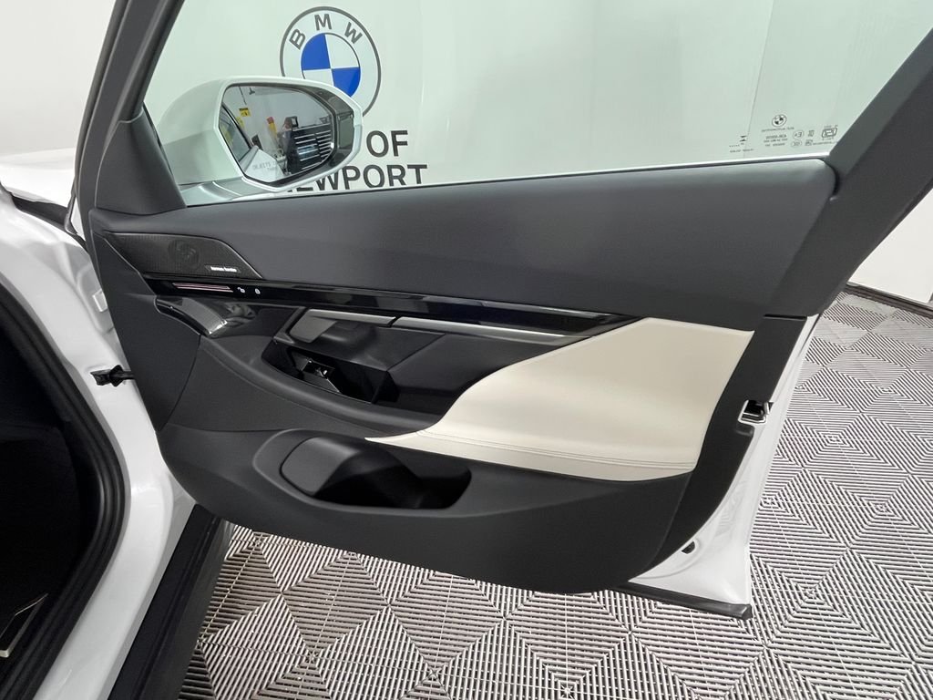 Used 2026 White BMW 530i xDrive image 26
