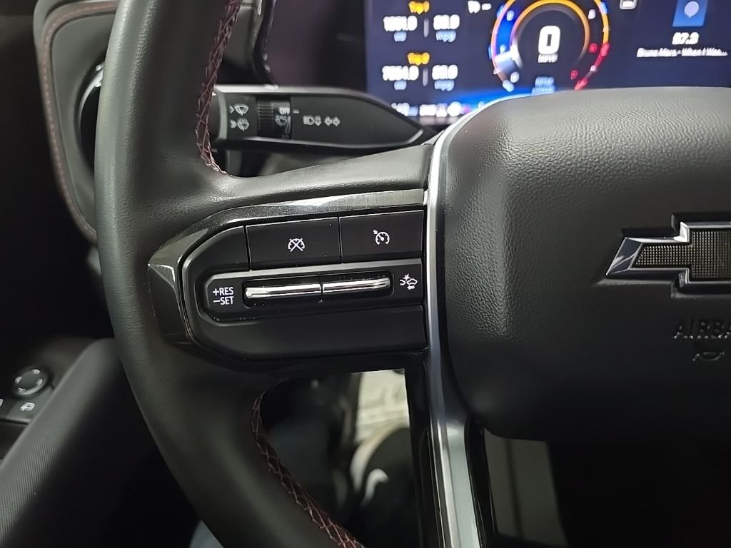 Used 2025 Summit White Chevrolet Z71 image 19