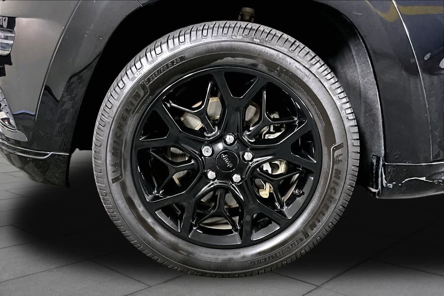 Used 2021 Diamond Black Crystal Pearlcoat Jeep Limited X image 11