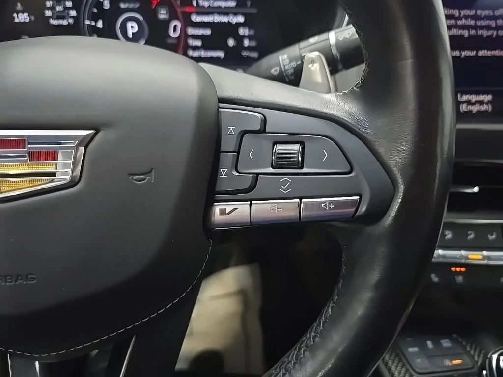 Used 2023 White Cadillac V-Series image 23