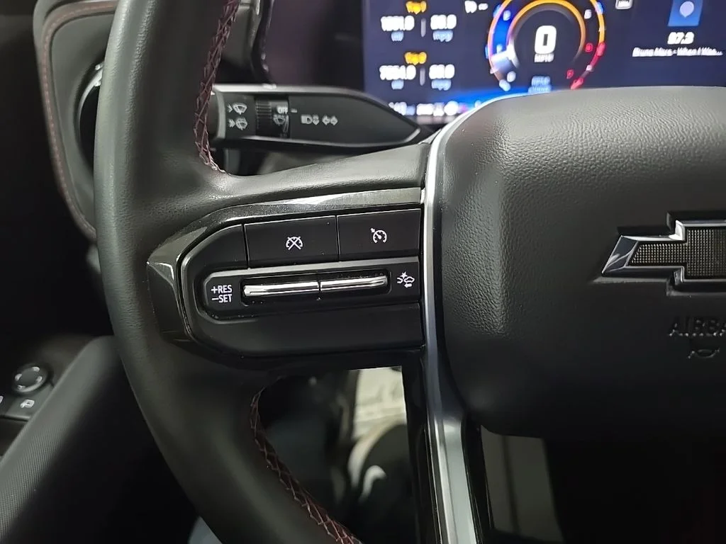 Used 2025 White Chevrolet Z71 image 19