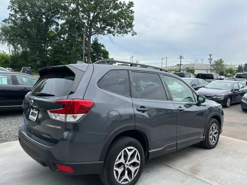 Used 2022 Gray Subaru Premium Sport Utility 4D image 12