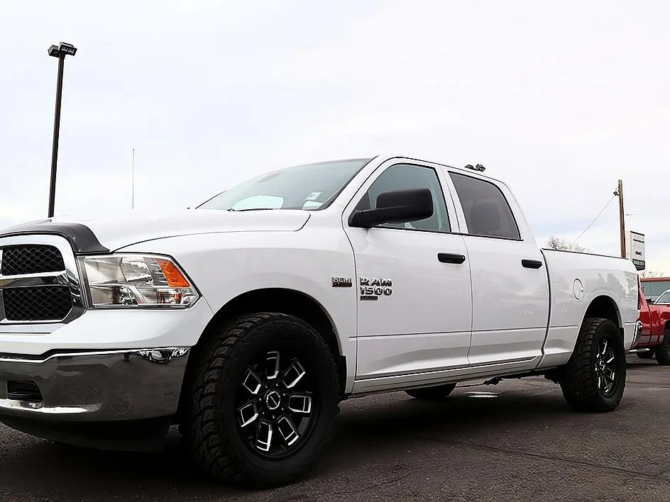 Used 2022 Bright White Ram SLT image 33
