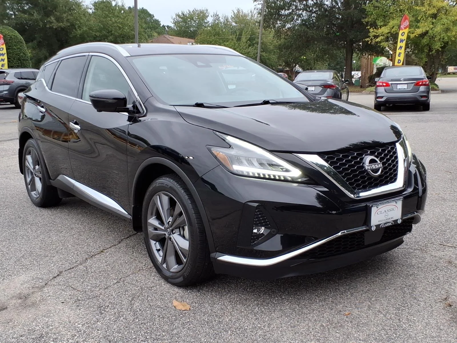 Used 2023 Super Black Nissan Platinum image 5