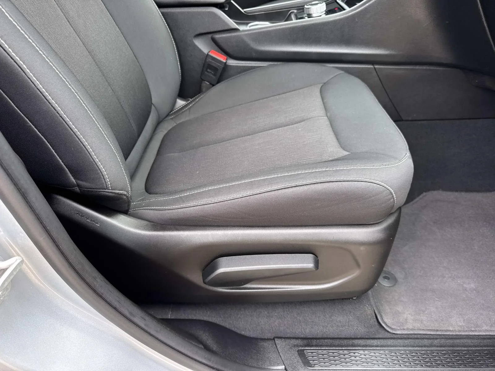 Used 2024 Silver Zynith Jeep Laredo image 11